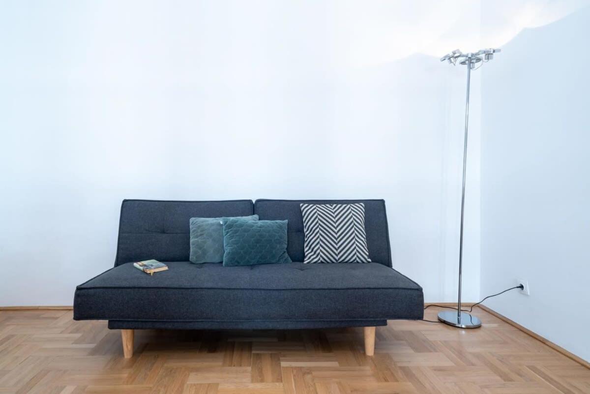 Lovely Downtown Apartment Close To The Basilica Budapest Exterior photo