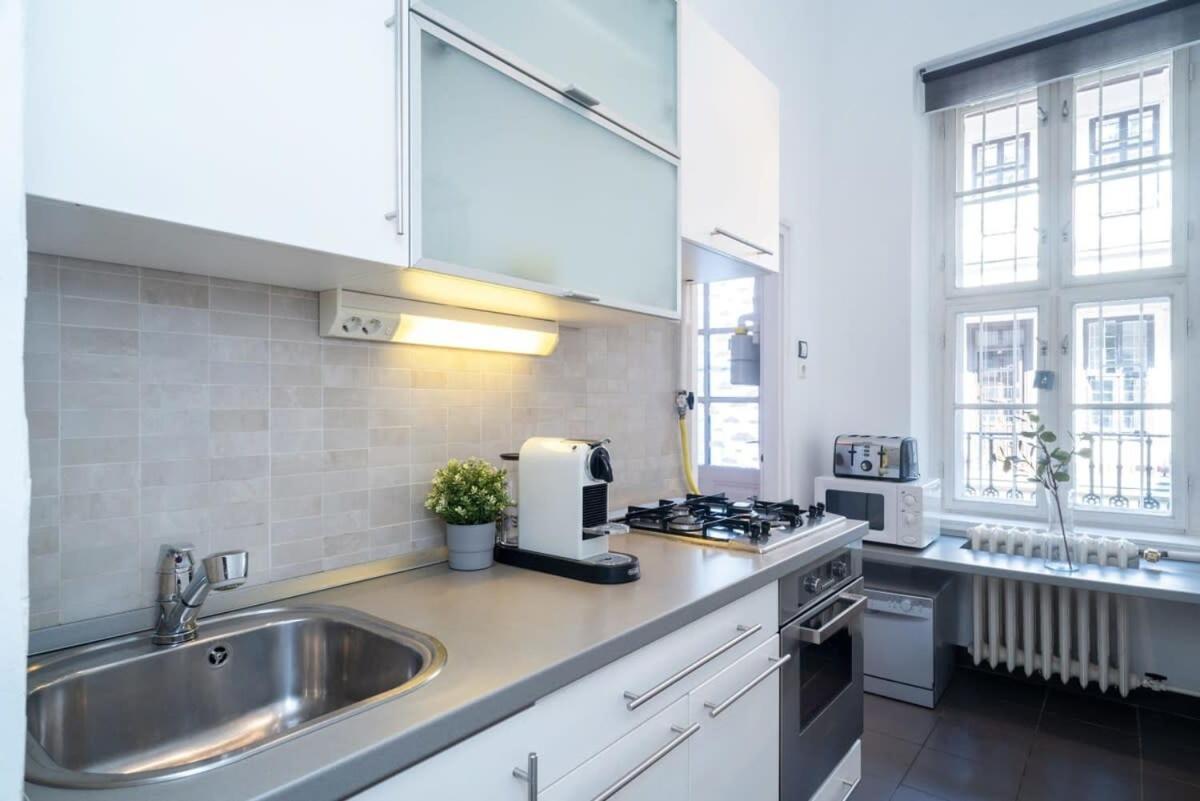 Lovely Downtown Apartment Close To The Basilica Budapest Exterior photo