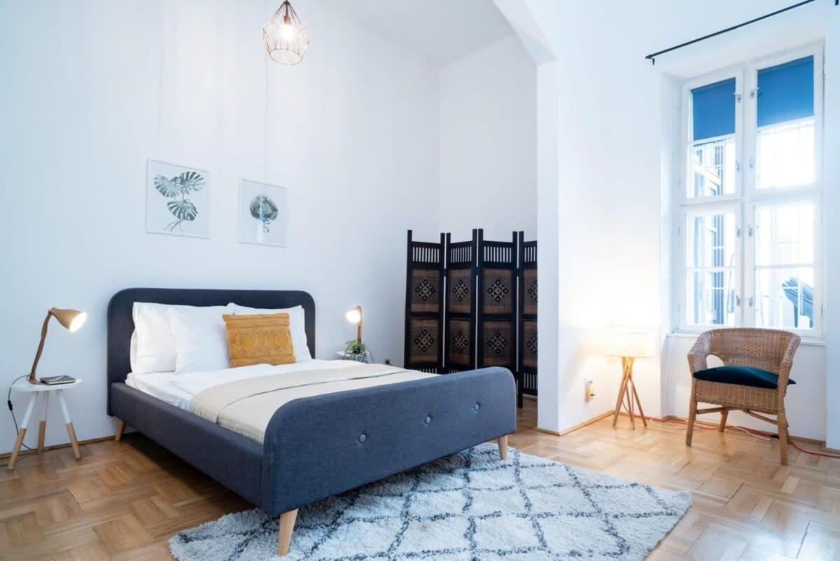 Lovely Downtown Apartment Close To The Basilica Budapest Exterior photo