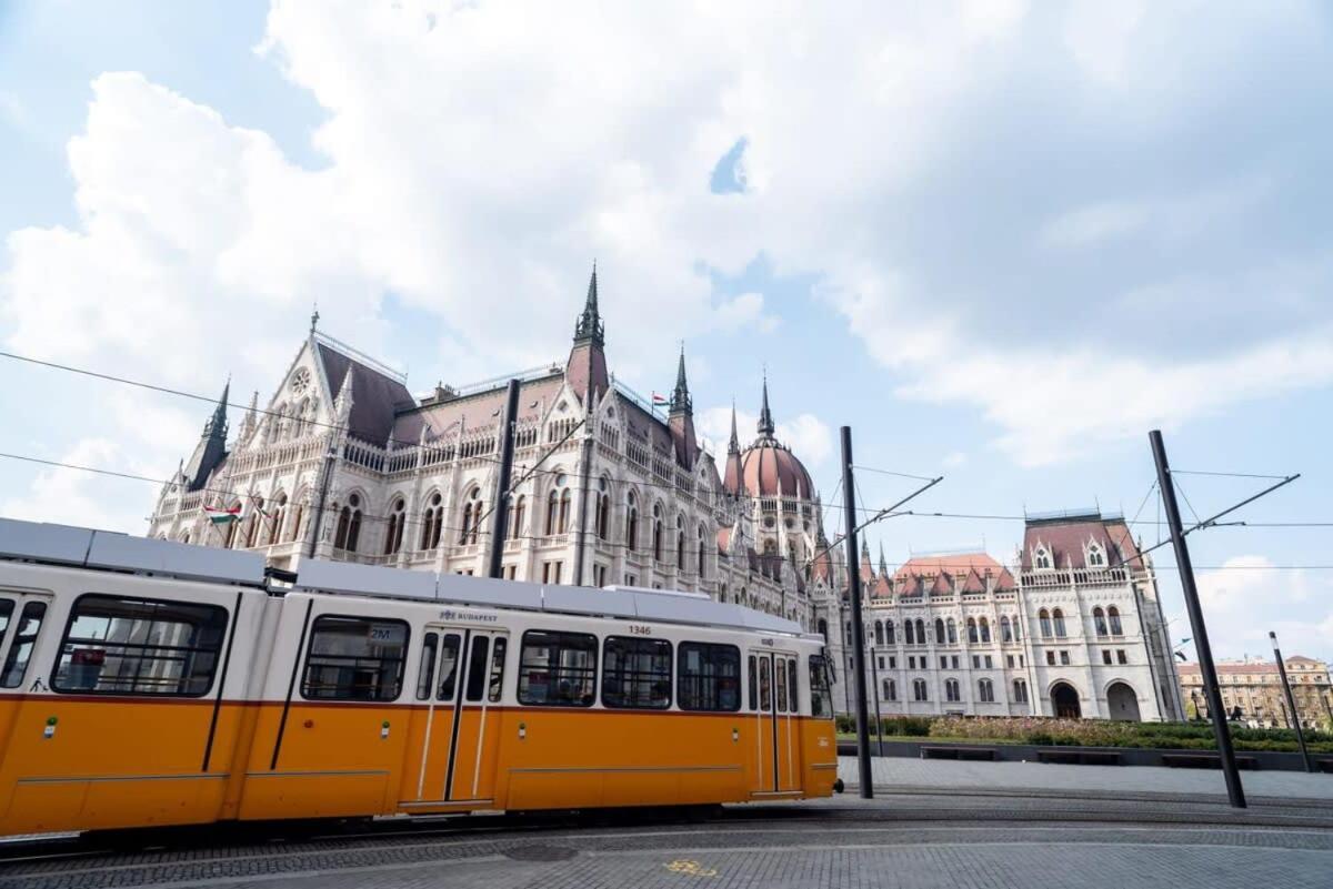 Lovely Downtown Apartment Close To The Basilica Budapest Exterior photo