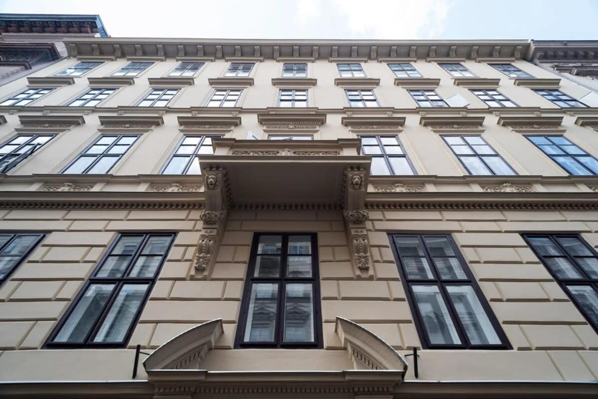 Lovely Downtown Apartment Close To The Basilica Budapest Exterior photo